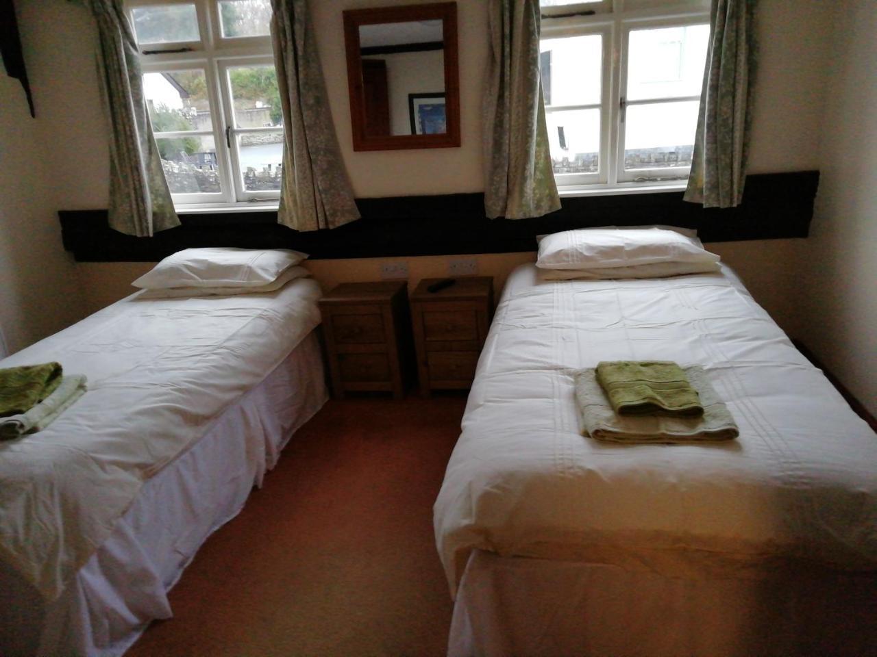 The Royal Oak Hotel Кингтън Екстериор снимка