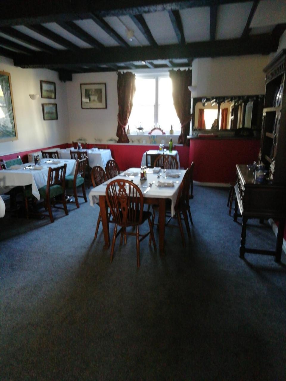 The Royal Oak Hotel Кингтън Екстериор снимка