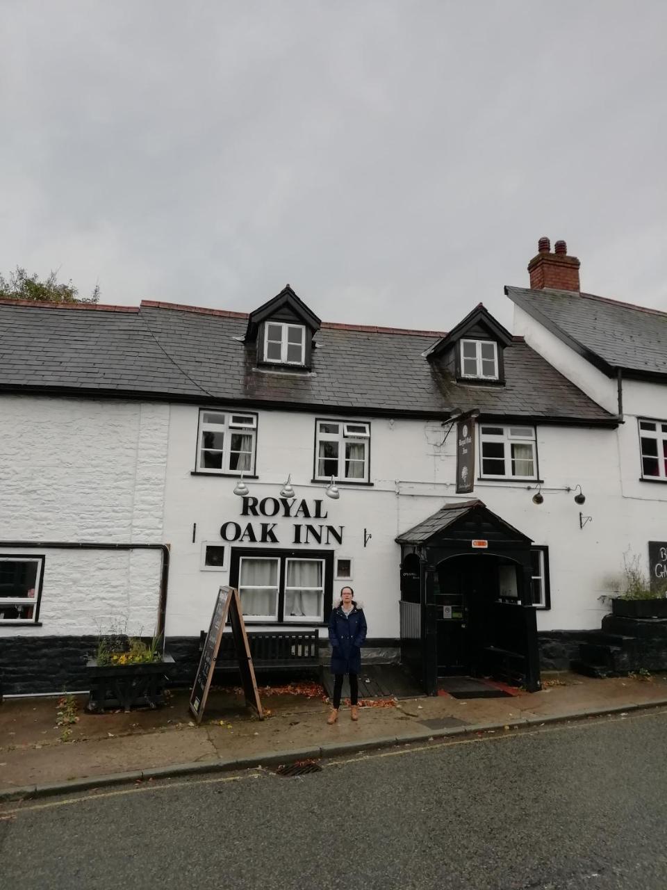 The Royal Oak Hotel Кингтън Екстериор снимка